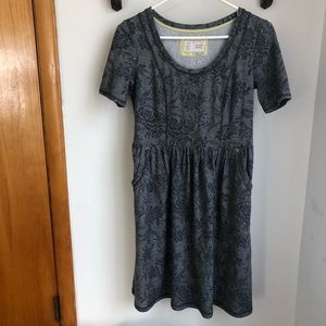 Anthropologie gray floral print t-shirt dress